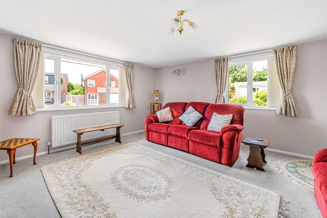 Reynards, 19, Curbey Close, Pulborough photo 4
