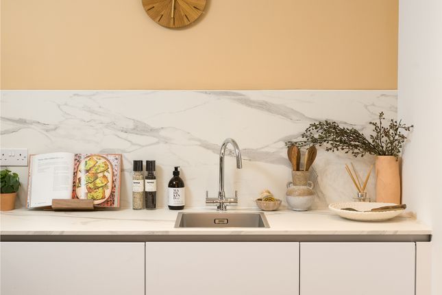 H794518, Carnation Gardens, Nestle Avenue, Hayes photo 4
