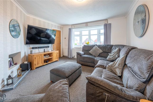 16, Hayes Road, Warwickshire photo 2
