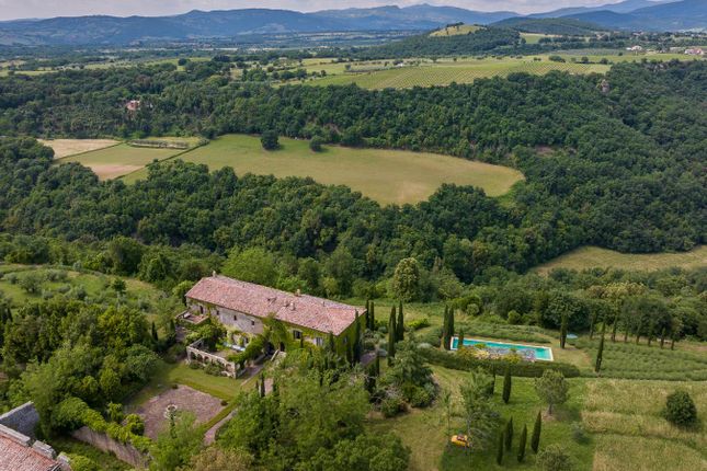 Villa for sale in Pitigliano, Tuscany, Italy