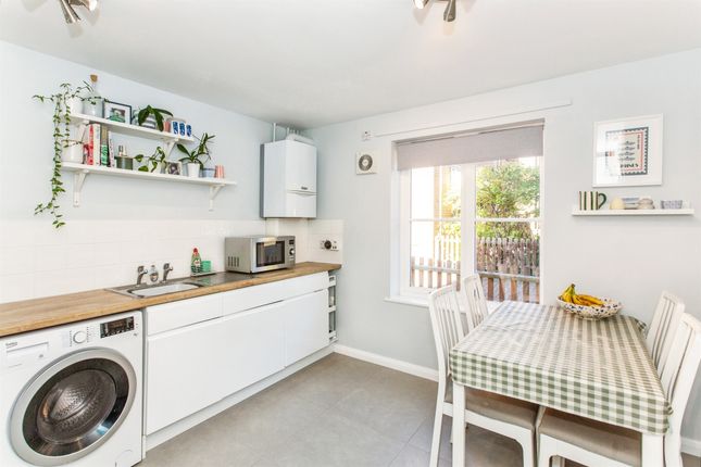10, Bucksherd Close, Cambridge photo 3