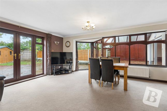11, Vauxhall Close, Gravesend photo 4
