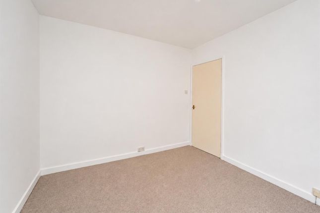 94A, Kemnay Gardens, Dundee photo 4