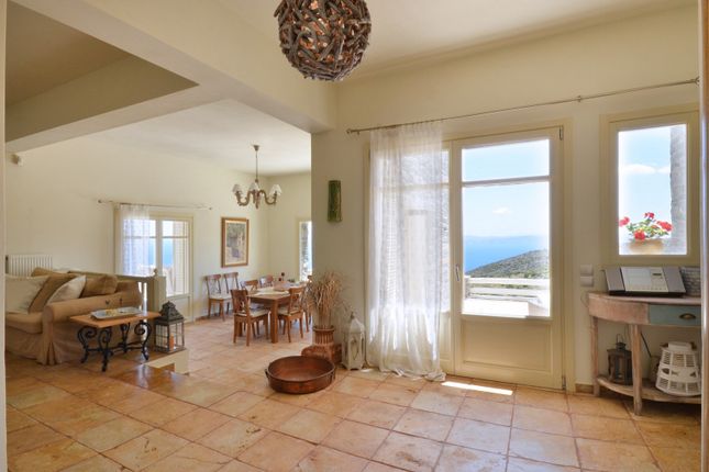 Villa for sale in Elissa, Kea (Ioulis), Kea - Kythnos, South Aegean, Greece