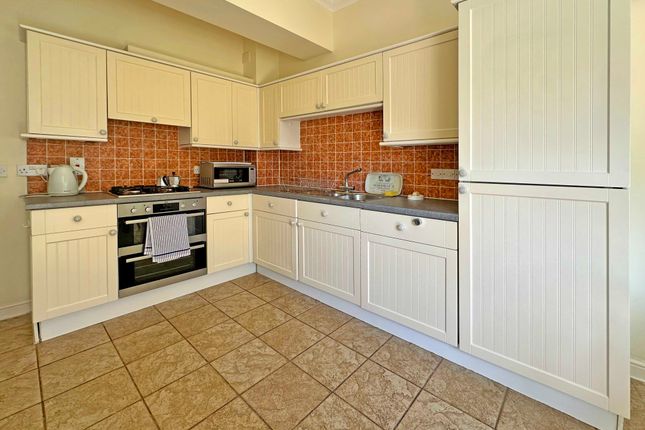 8, Woodbury Walk, Exeter photo 4