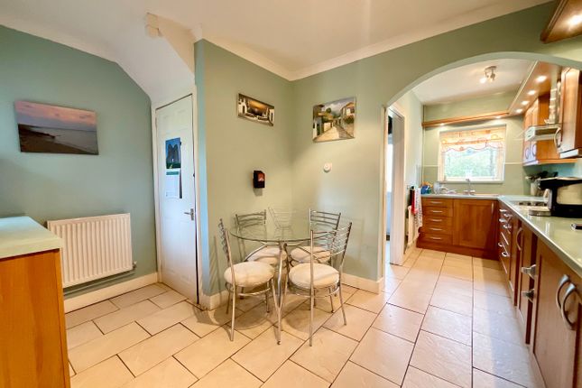 19, Ton Road, Usk photo 4