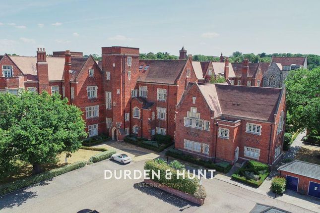 Thumbnail Flat for sale in Tudor Court, Brentwood