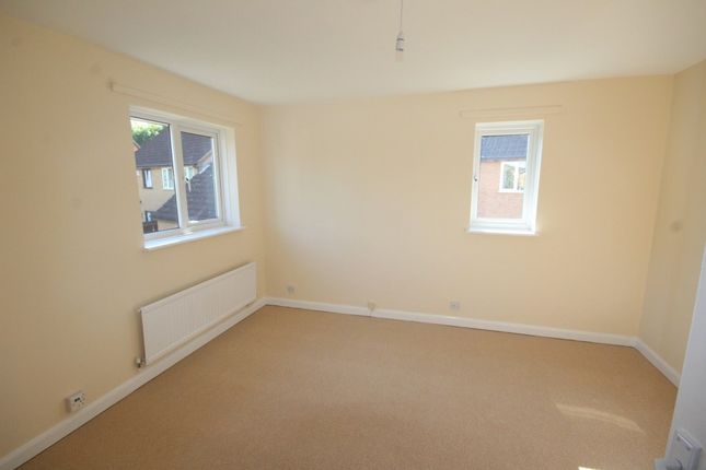 14, Twyford Close, Northampton photo 4