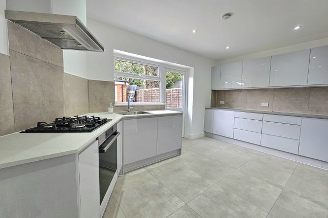 705, Greenford Road, Greenford photo 2