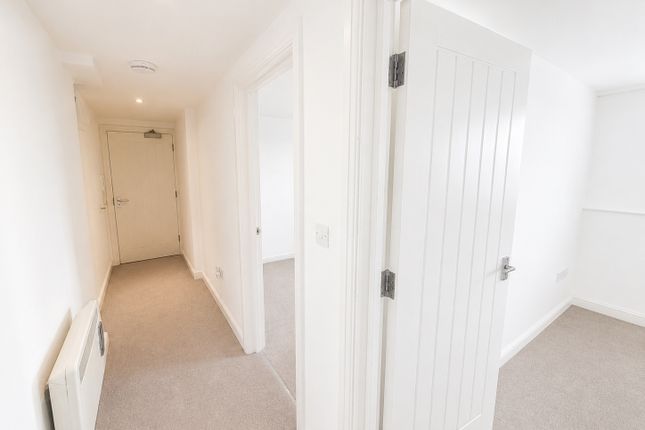Flat A, Orion House, 49, High Street, Addlestone photo 2