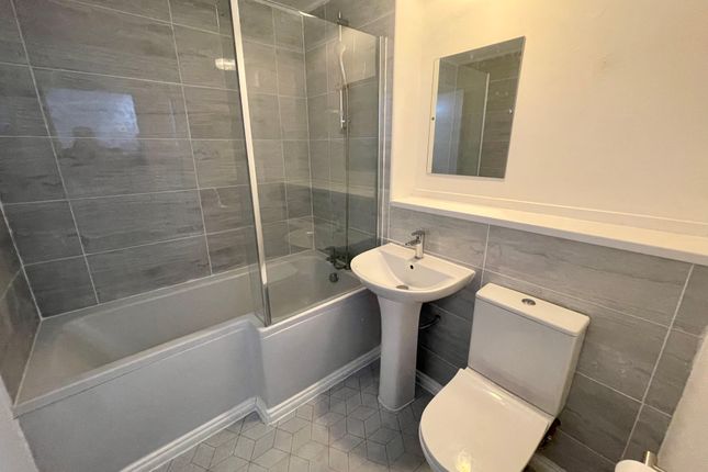 Room 1, 11, Milton Keynes photo 2