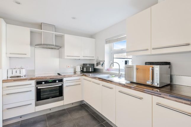 4, Crystal Place, Worcester Park photo 4