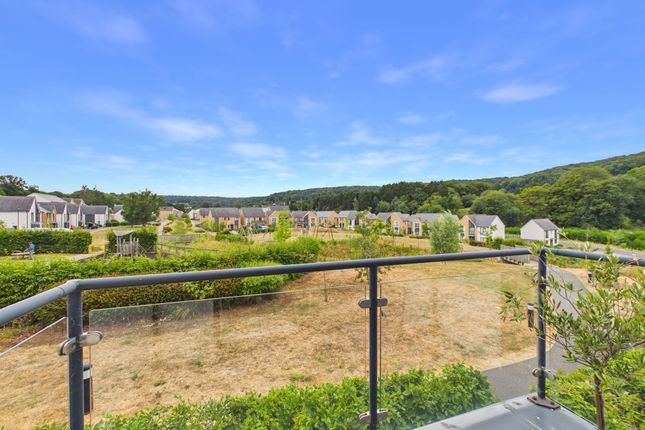 30 Budding Way, Dursley photo 3