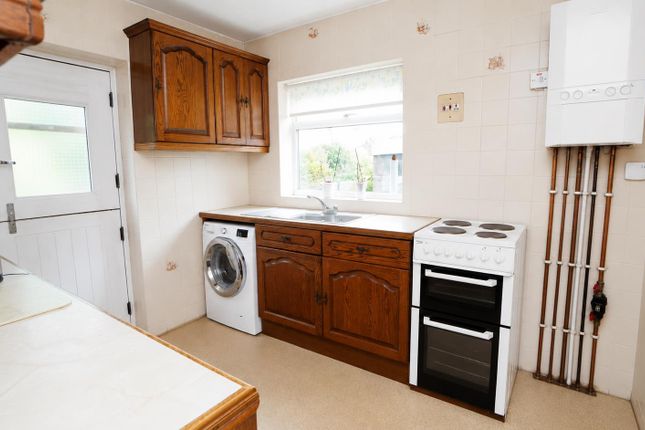 18, Wynford Way, Bradford photo 3