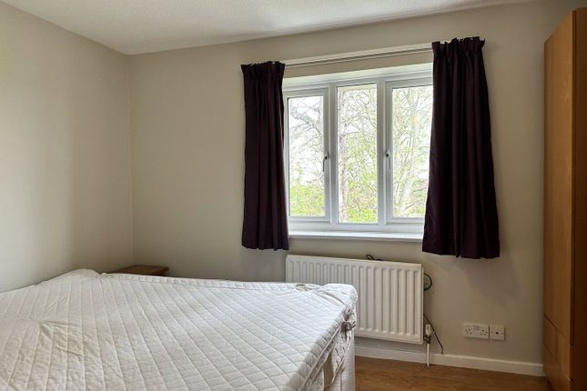 24, Anne Greenwood Close, Oxfordshire photo 4