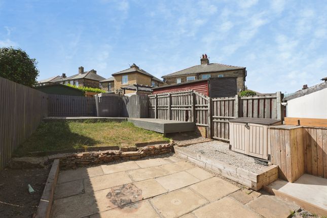 26, Law Lane, HALIFAX photo 3