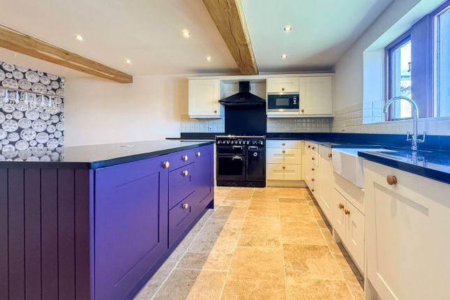 5 Moorfield Farm, Bradshaw Road, Holmfirth photo 4