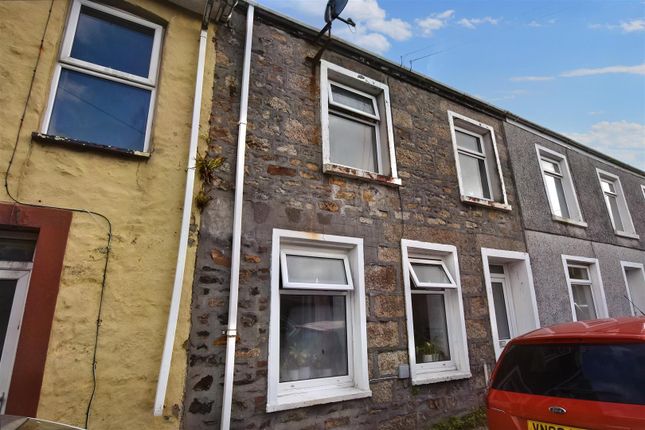 Thumbnail Flat for sale in East Charles Street, Camborne