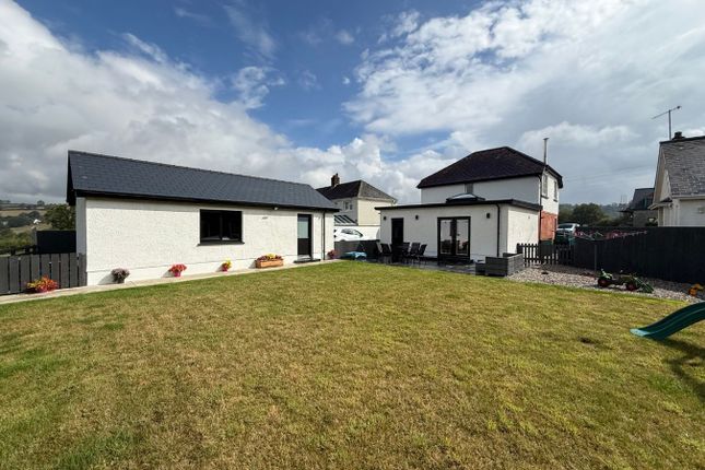 Birchgrove, Heol Y Dderwen, Llandysul photo 3