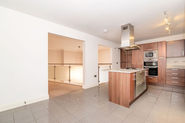 Flat 1, Museum Hall, 131, Henderson Street, Bridge Of Allan photo 3