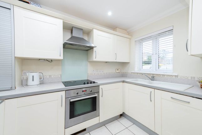 5, Oaklands, Redford Avenue, Horsham photo 4