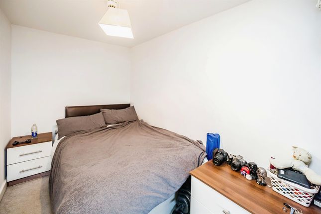 Flat for sale in Sandford Place, Leeds