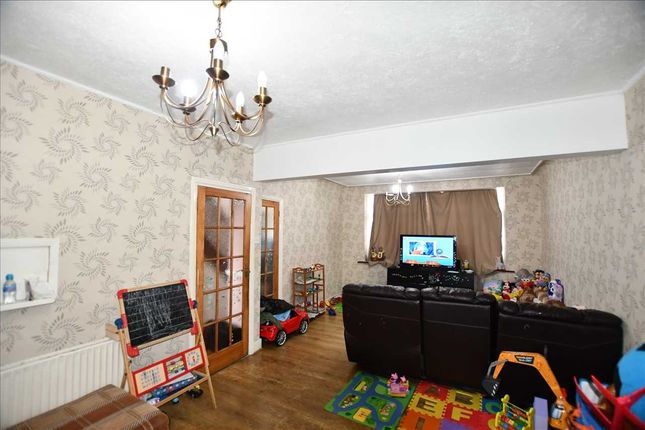 End terrace house for sale in Woolmer Road, London