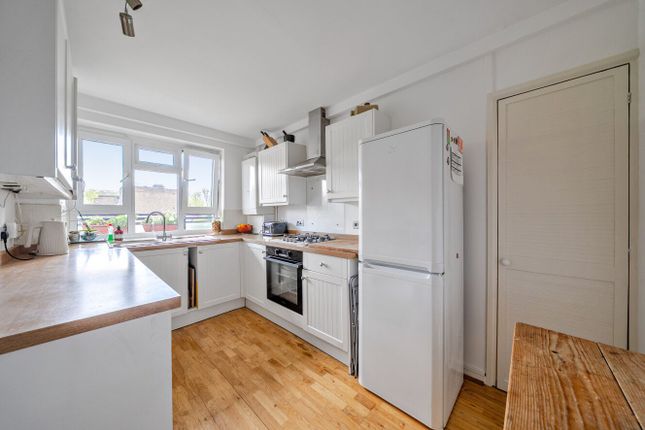 Flat 383 Sulivan Court,, Broomhouse Lane, London photo 2