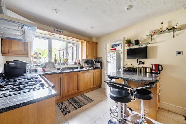 43, Woodward Close, Winnersh photo 4