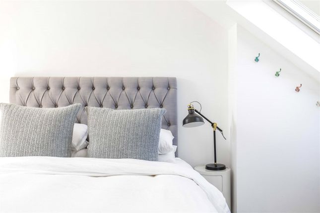 Flat for sale in Stephendale Road, Fulham, London