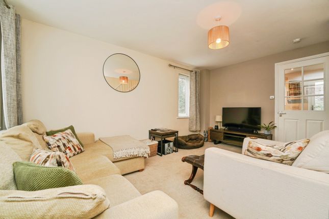 18, Nostle Road, Cheltenham photo 4