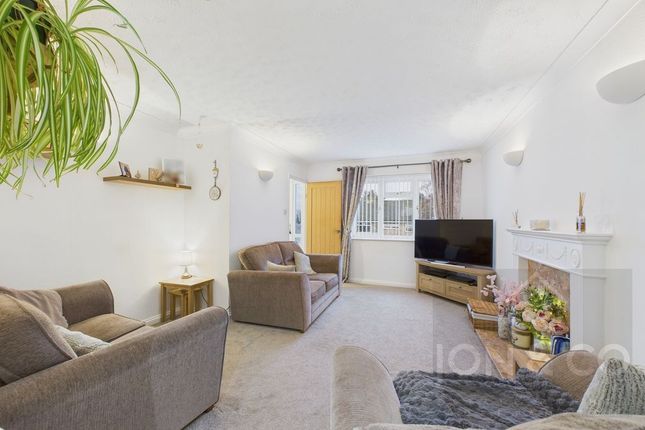 6, Westlea Road, Northampton photo 3