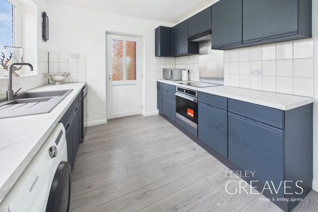 8, Digby Hall Drive, Nottingham photo 4