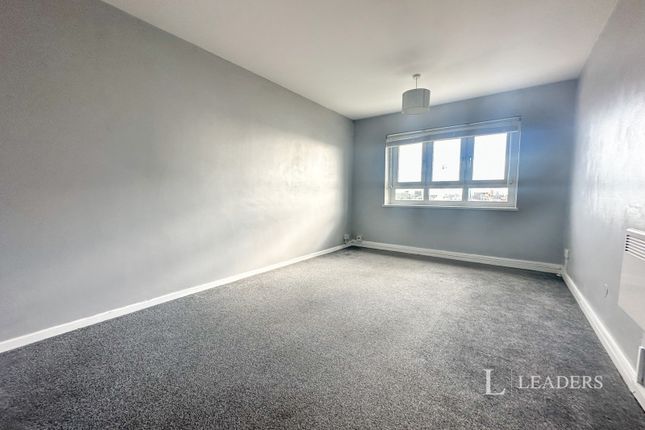 Flat 57, Hammond Court, South Street, Hampshire photo 3