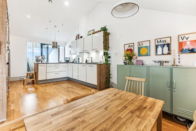 Flat to rent in Westand Apartments, Highbury &amp; Islington