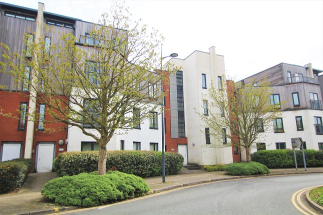 2 bed flat for sale in The Boulevard, West Didsbury, Didsbury, Manchester M20