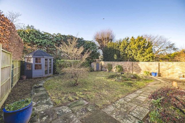 Madron, Milton Avenue, Gerrards Cross photo 4