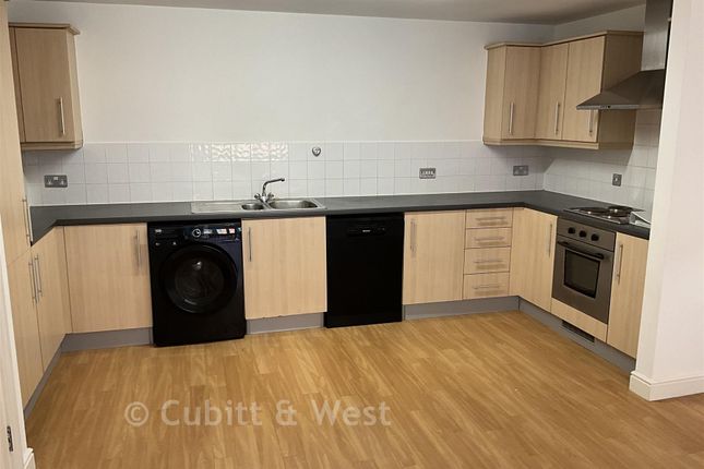 2-bed flat on The Wickens, Fairbank Road, Horsham, £237,500