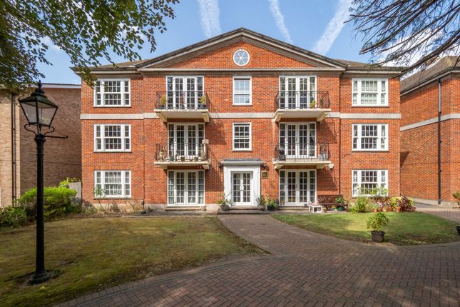 Thumbnail Flat for sale in Christchurch Park, Sutton