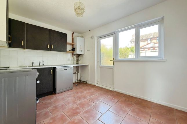 16, Poplar Close, Swansea photo 4