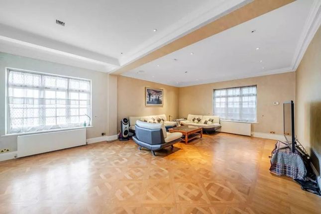 5, Grange Avenue, Totteridge photo 3