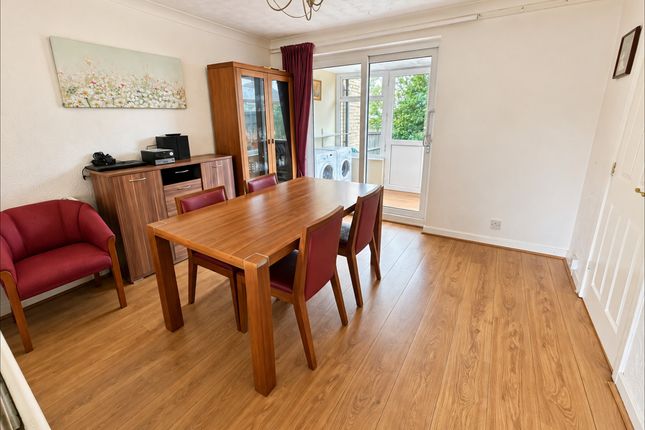 74, Peel Mount, Blackburn photo 3