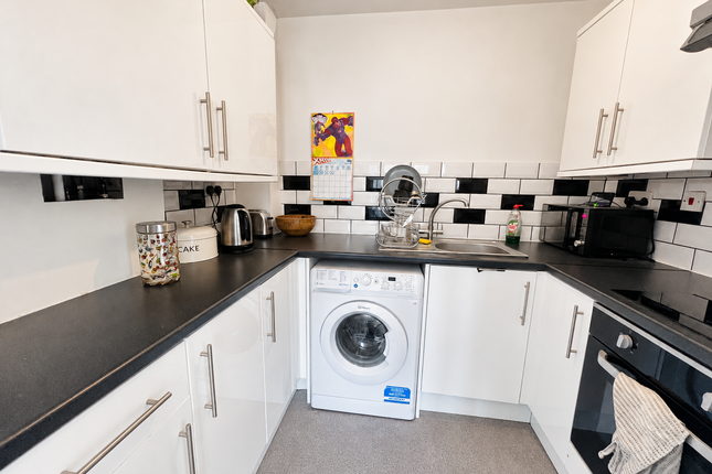 Barforth Lodge, 49,Flat 3, Barforth Road, London photo 5