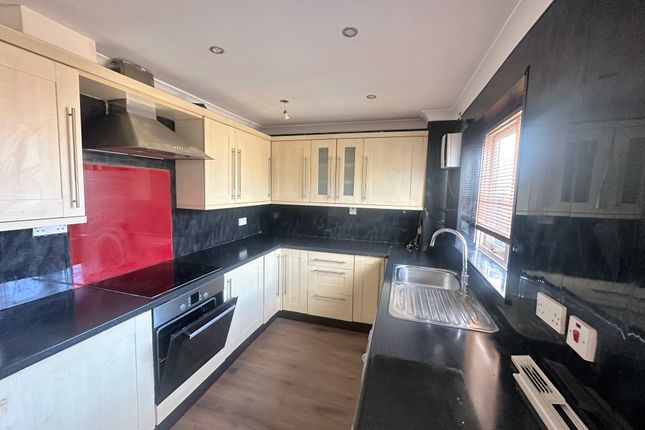 10, Chathill Walk, Middlesbrough photo 4