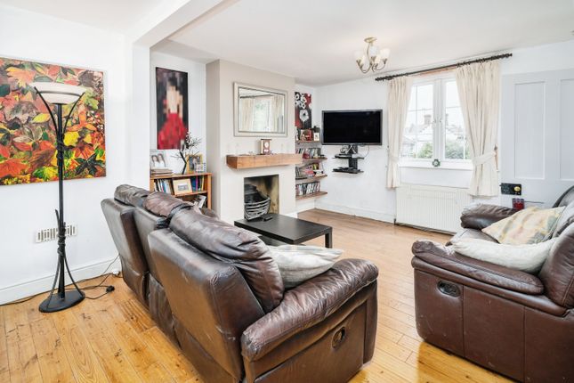 28, Woodgreen Road, Waltham Abbey photo 3
