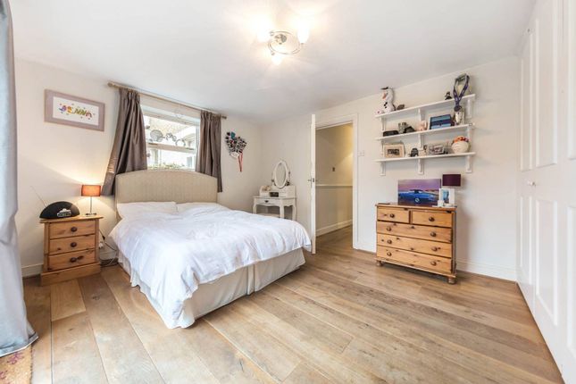 Thumbnail Flat to rent in Cromford Road, East Putney, London