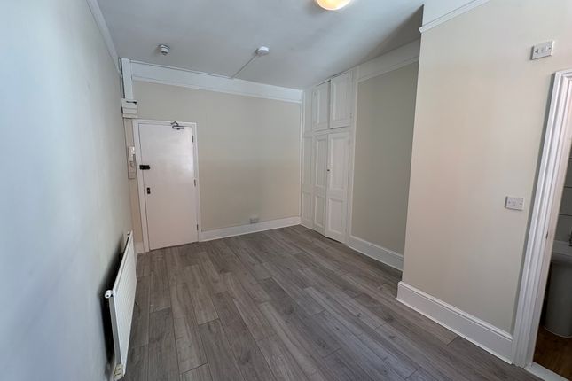 Room 10, 18a, Edinburgh Road, Portsmouth, Southsea photo 5