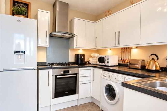 4, Yarwell Close, Nottingham, NG3 photo 5