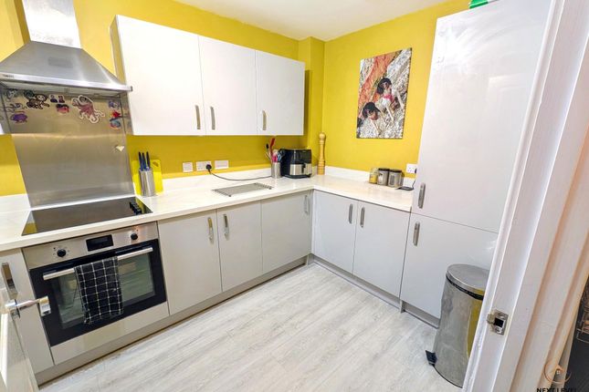 27 Grove Gardens, Wisbech photo 3