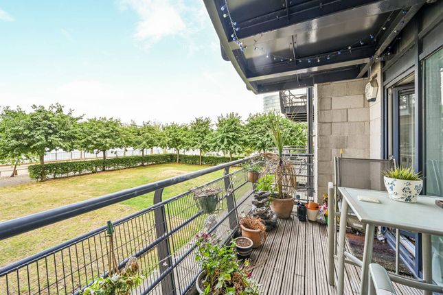 Flat for sale in Greenfell Mansions, Deptford, London